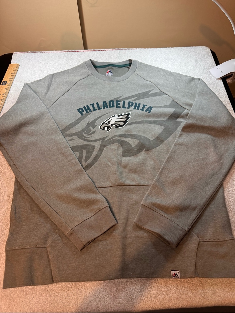 Majestic Philadelphia Eagles Crewneck Sweatshirt in Gray With Kangaroo Pockets